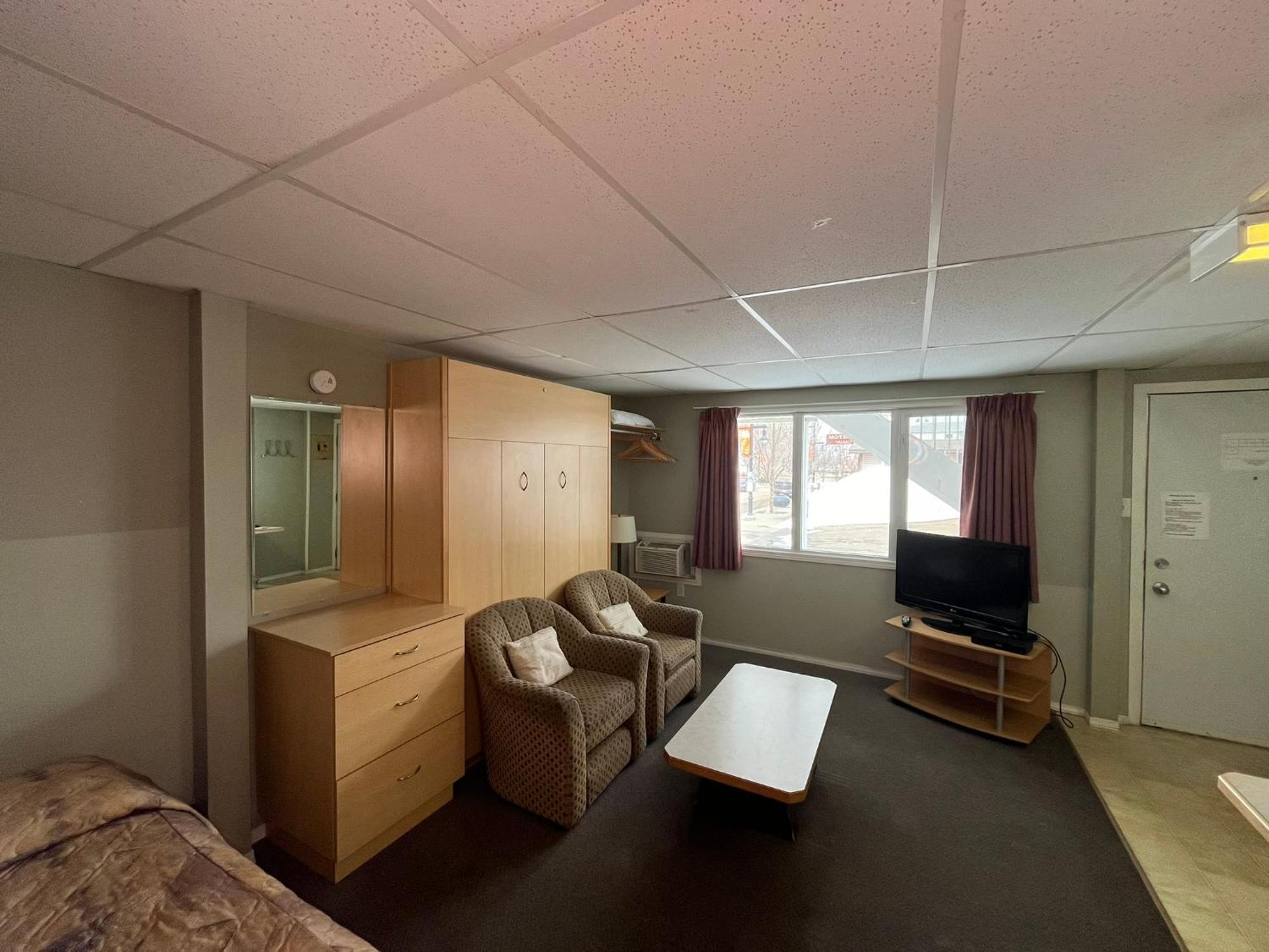 Raccoon Lodge Motel Sylvan Lake Phòng bức ảnh