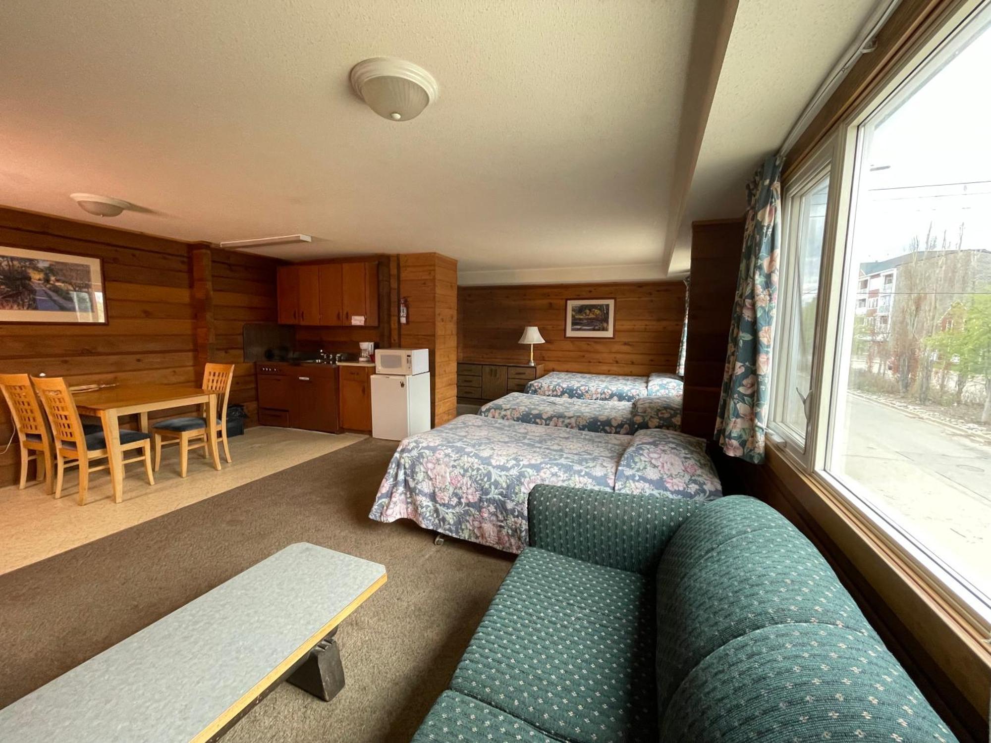 Raccoon Lodge Motel Sylvan Lake Ngoại thất bức ảnh
