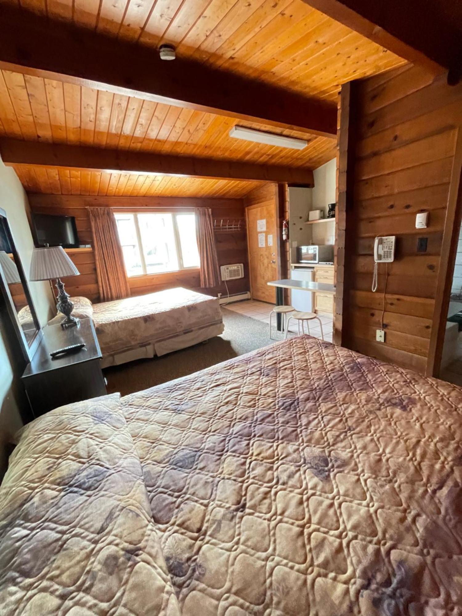 Raccoon Lodge Motel Sylvan Lake Ngoại thất bức ảnh