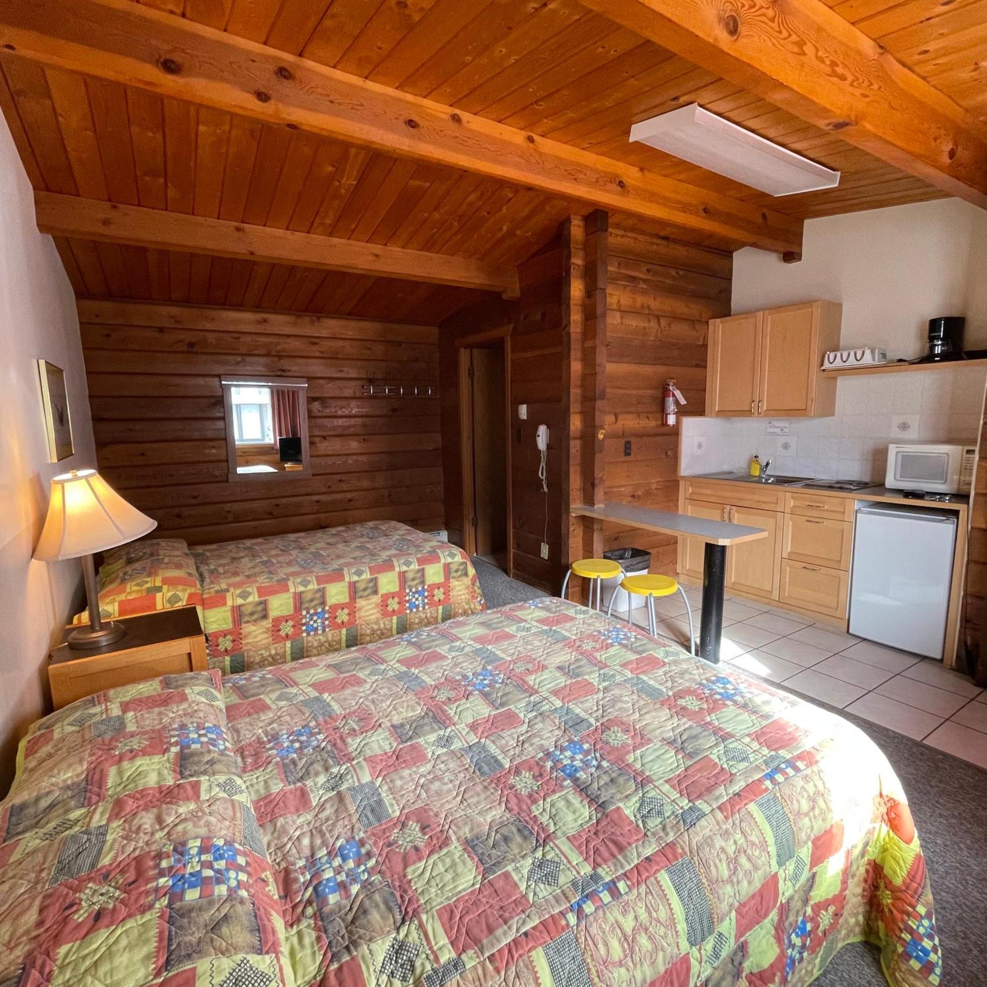 Raccoon Lodge Motel Sylvan Lake Ngoại thất bức ảnh